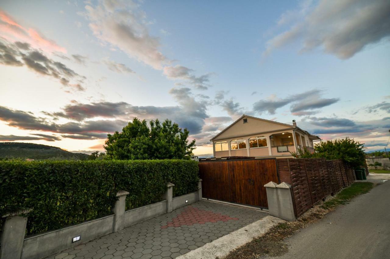 Villa Kuca Za Odmor Lukic Donje Rastane Esterno foto
